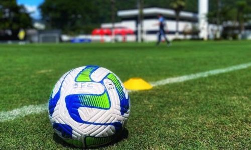 Torcedores Invadem o CT Rei Pelé para Cobrar Jogadores do Santos